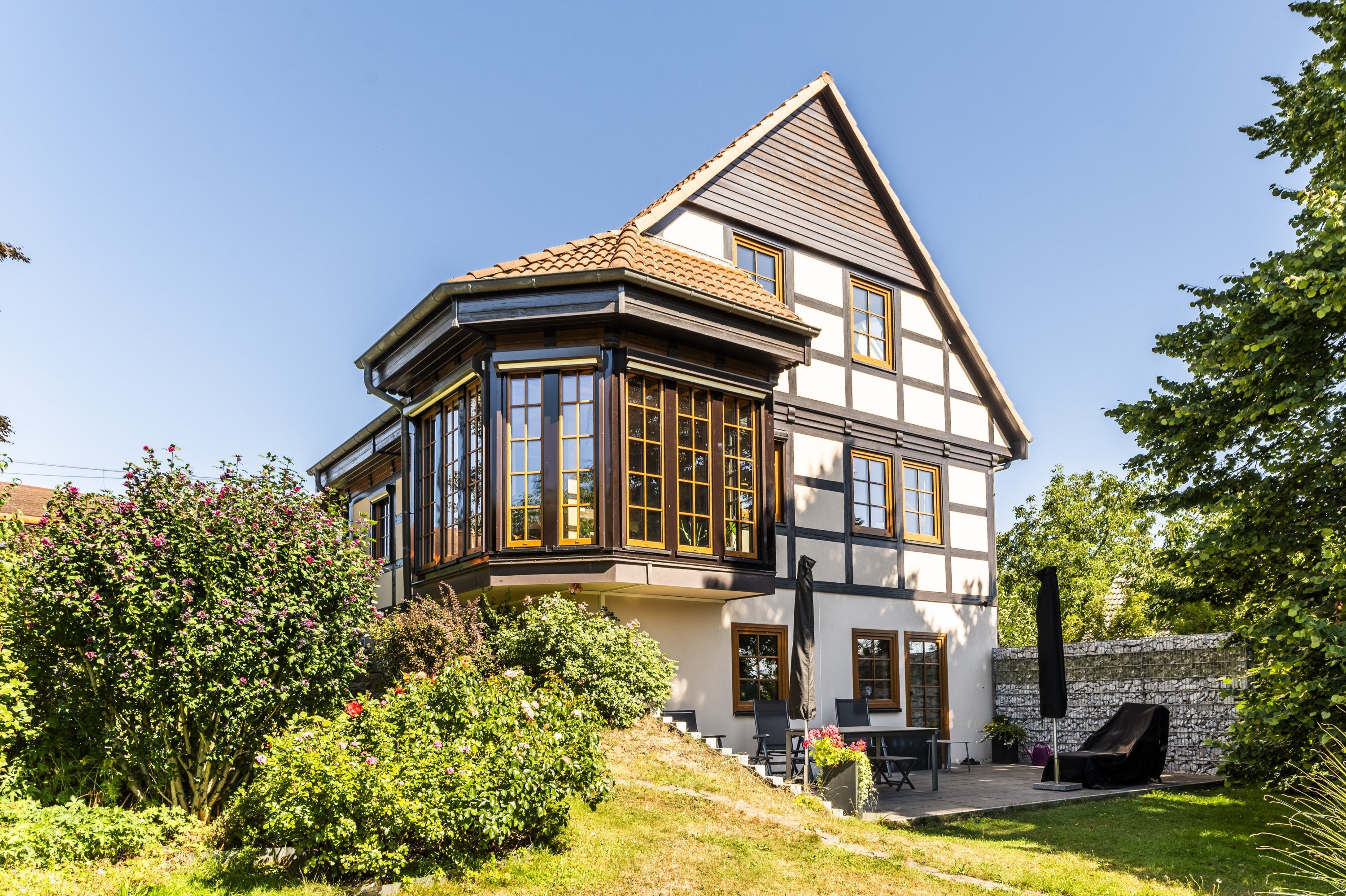 Haus in Halsbr�cke im Gr�nen