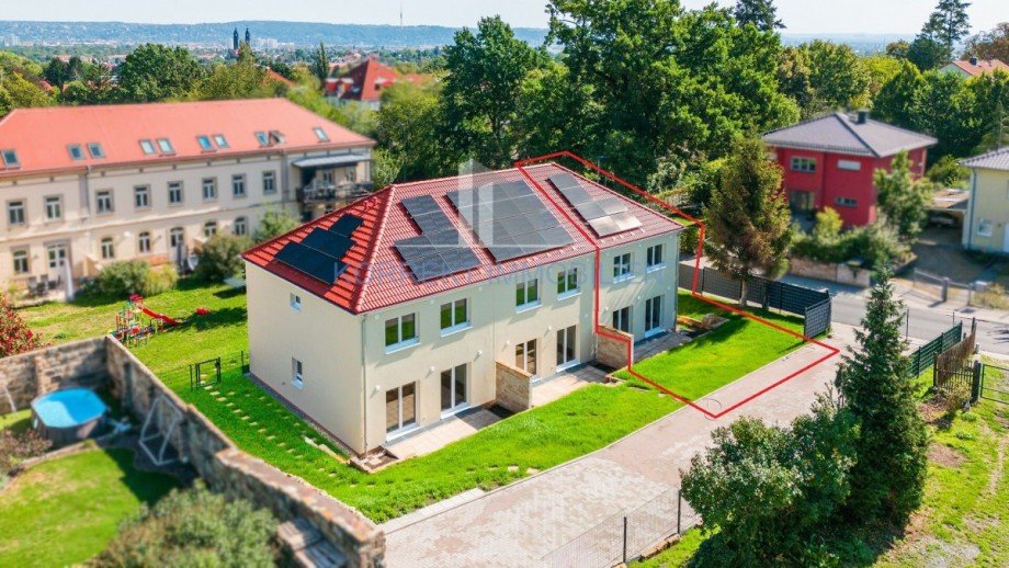 Haus A Blick auf die Zufahrt und Garten-Terrassenseite Reihenhaus Dresden