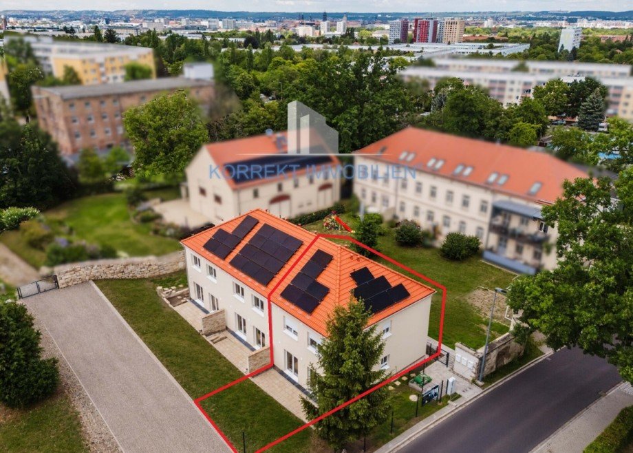 Terrassen- und Gartenseite der Reihenhausanlage Haus A Reihenhaus Dresden