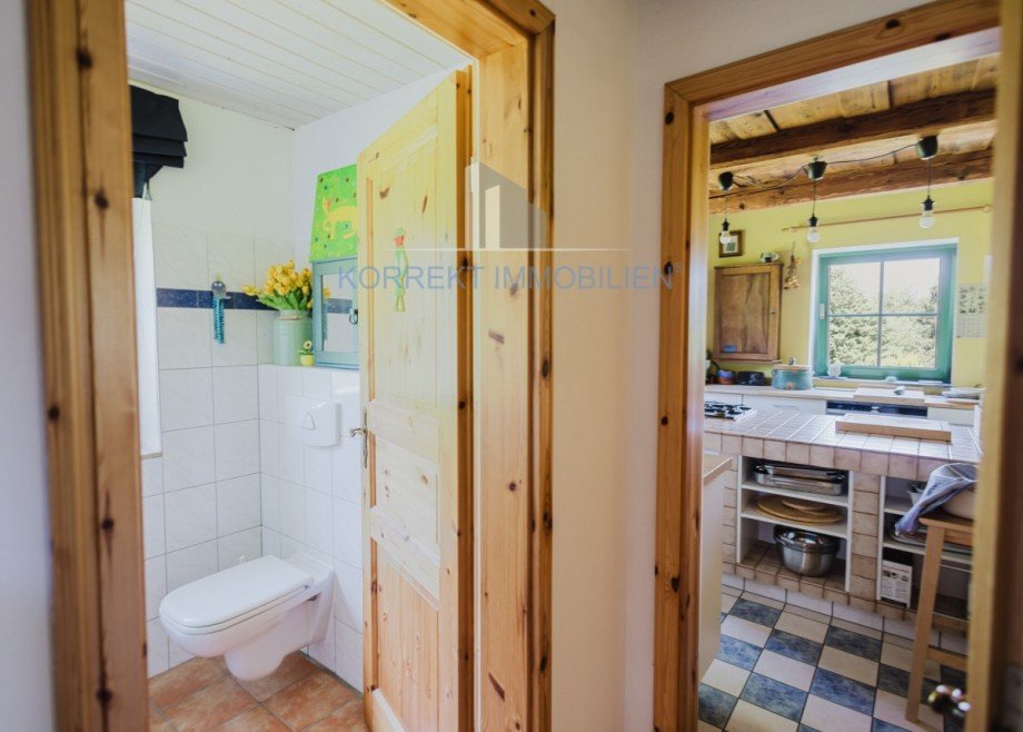 Flur mit Blick zur K�che und G�ste-WC Bauernhaus Struppen