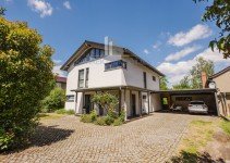 Hauptbild Exklusives Architektenhaus mit ausgebautem Wohnnebengebäude auf 4.341 m² Traumgrundstück in Radebeul | Wärmepumpe | 2 Kamine | Carport |moderne Ausstattung