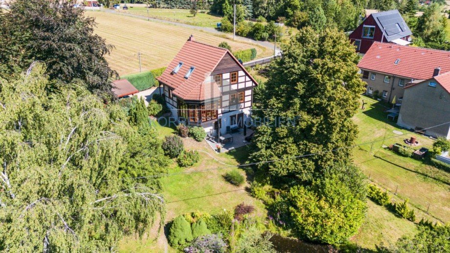 Luftbildaufnahme Einfamilienhaus Halsbr�cke
