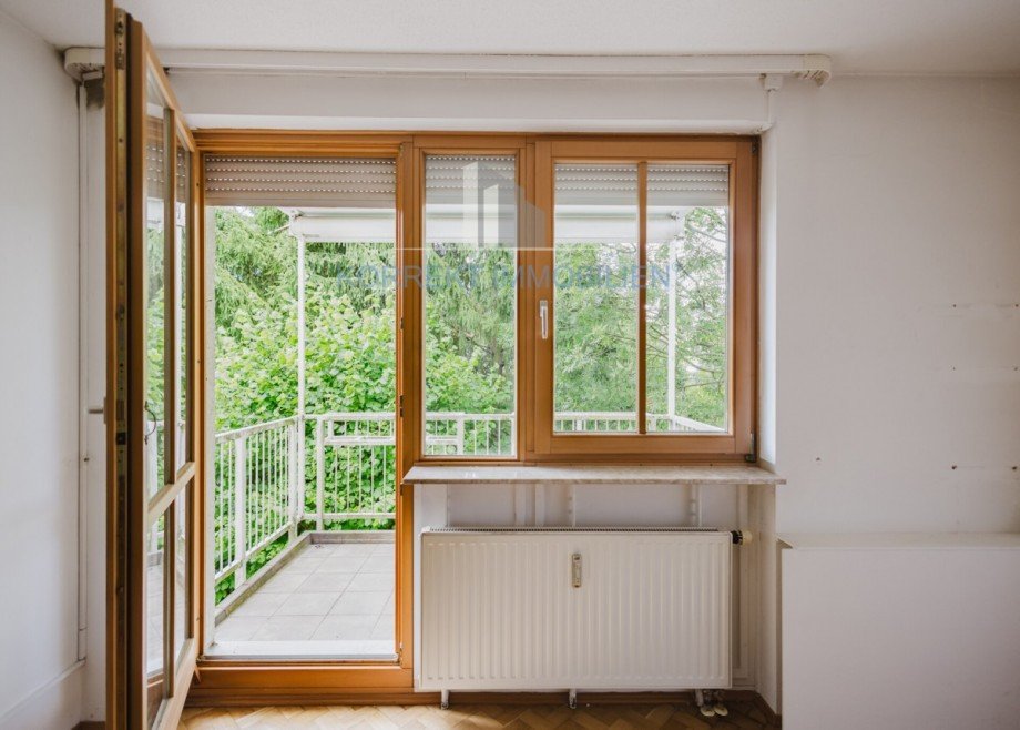 Wohnzimmer Balkonseite Etagenwohnung Dresden