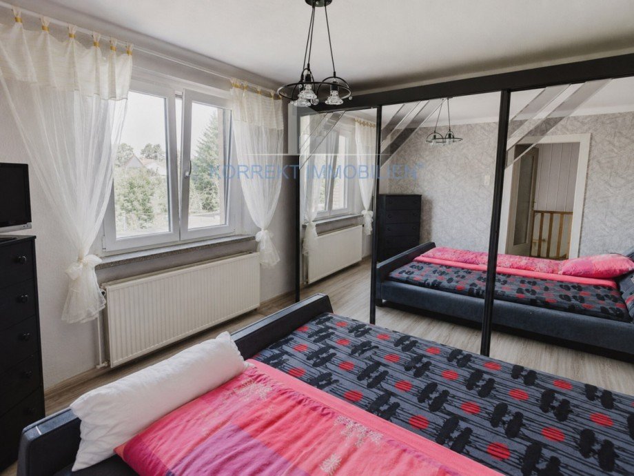 Schlafzimmer im Dachgeschoss Doppelhaush�lfte Coswig
