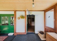 Eingangsbereich Wohnhaus �kologisch sanierter Dreiseitenhof in Alleinlage | 11.592 m� Grundst�ck | Ferienwohnungen | Nationalpark S�chsische Schweiz in Struppen, bei Pirna - unweit der LH Dresden. Wohnen, wo andere Urlaub machen.