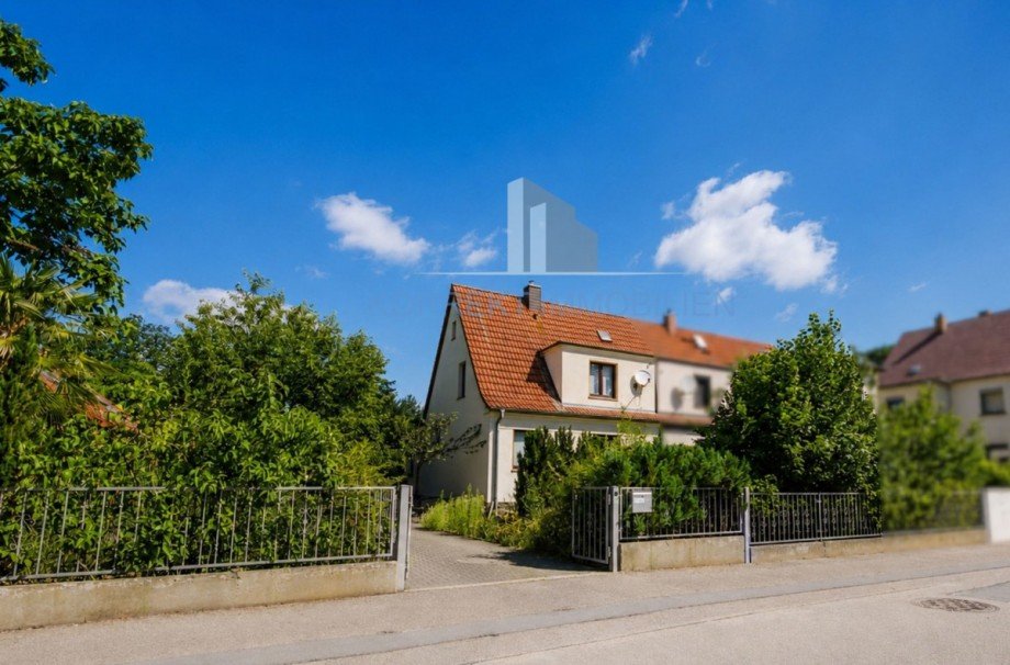 Doppelhaush�lfte Stra�enansicht Doppelhaush�lfte Coswig