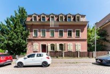Stra�enansicht und Eingangsbereich Denkmalgesch�tztes Renditeobjekt - Charmantes Stadthaus mit 6 Wohneinheiten, voll vermietet in Mei�en/ Altstadt. Unterhalb der Albrechtsburg