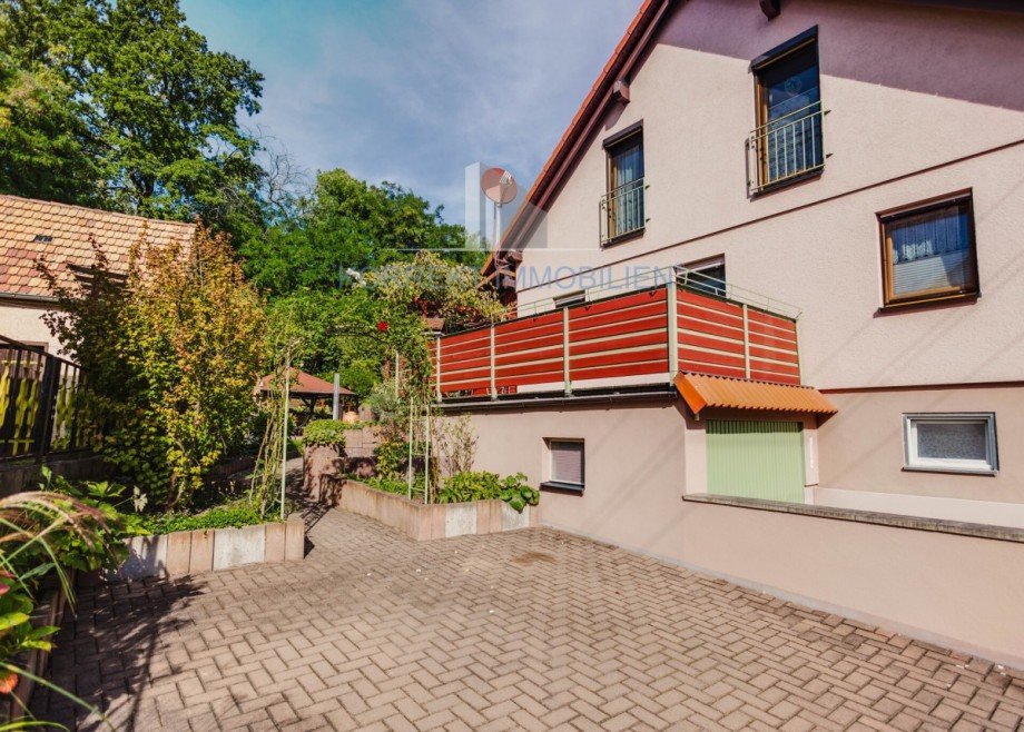 Hoffl�che und Zufahrt Einfamilienhaus Klipphausen
