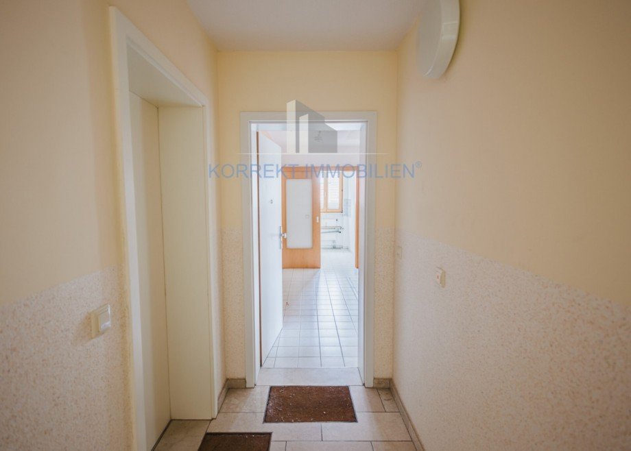 Hausflur zur Wohnung Etagenwohnung Dresden