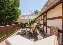 Terrasse im Obergeschoss �kologisch sanierter Dreiseitenhof in Alleinlage | 11.592 m� Grundst�ck | Ferienwohnungen | Nationalpark S�chsische Schweiz in Struppen, bei Pirna - unweit der LH Dresden. Wohnen, wo andere Urlaub machen.