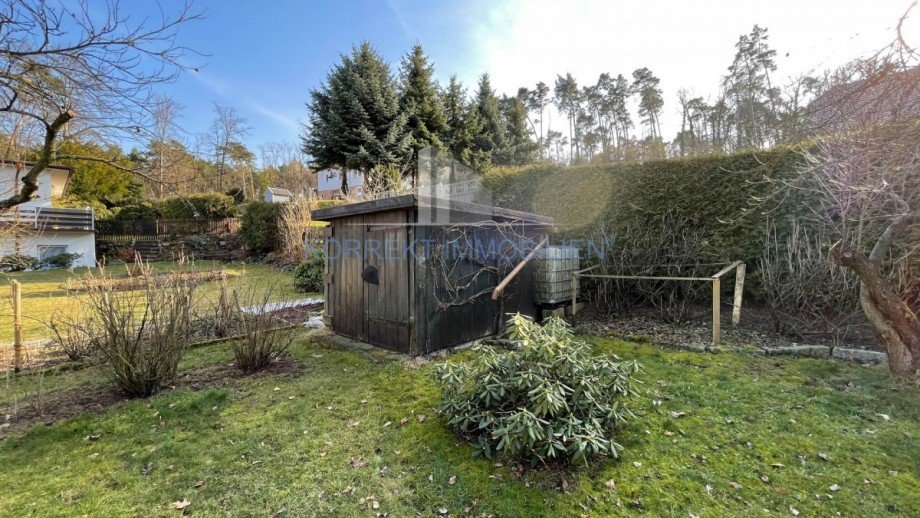 Nebengeb�ude im Garten Einfamilienhaus Gro�kmehlen