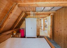 FeWo 3 im Dachgeschoss Schlafzimmer 1 �kologisch sanierter Dreiseitenhof in Alleinlage | 11.592 m� Grundst�ck | Ferienwohnungen | Nationalpark S�chsische Schweiz in Struppen, bei Pirna - unweit der LH Dresden. Wohnen, wo andere Urlaub machen.