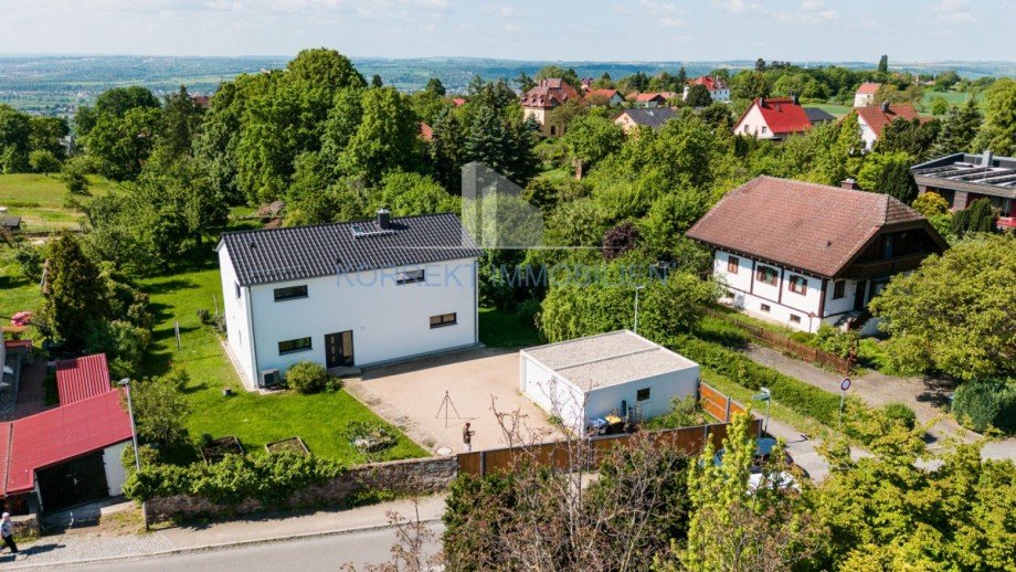Ansicht des EFH und Grundst�ckes Einfamilienhaus Radebeul