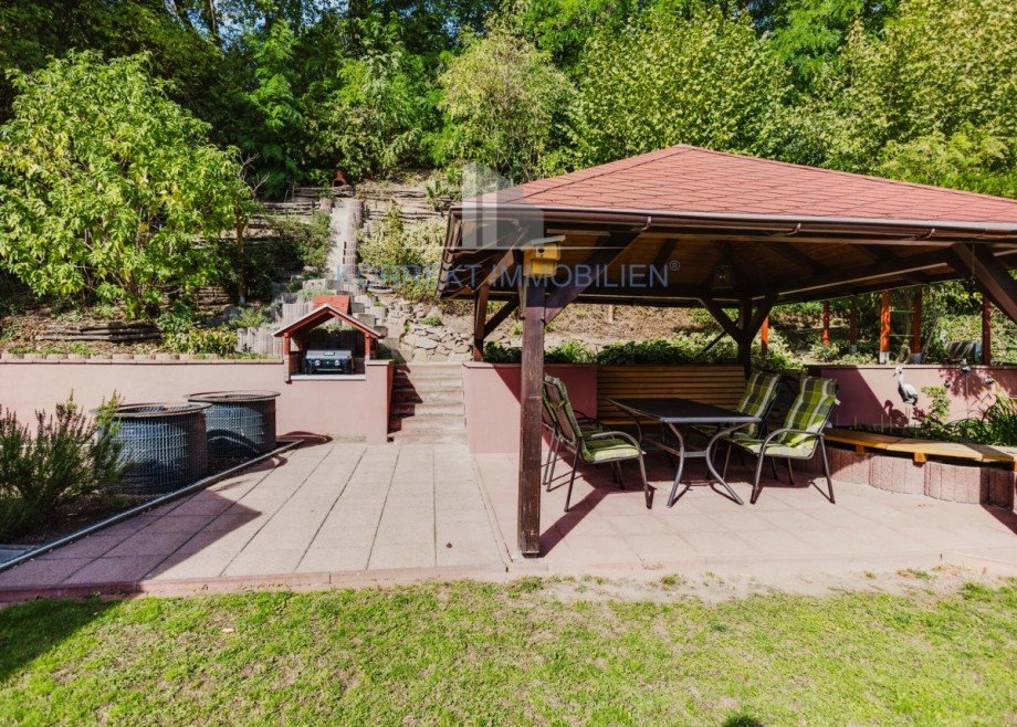Pavillon im westlichen Grundst�cksbereich Einfamilienhaus Klipphausen