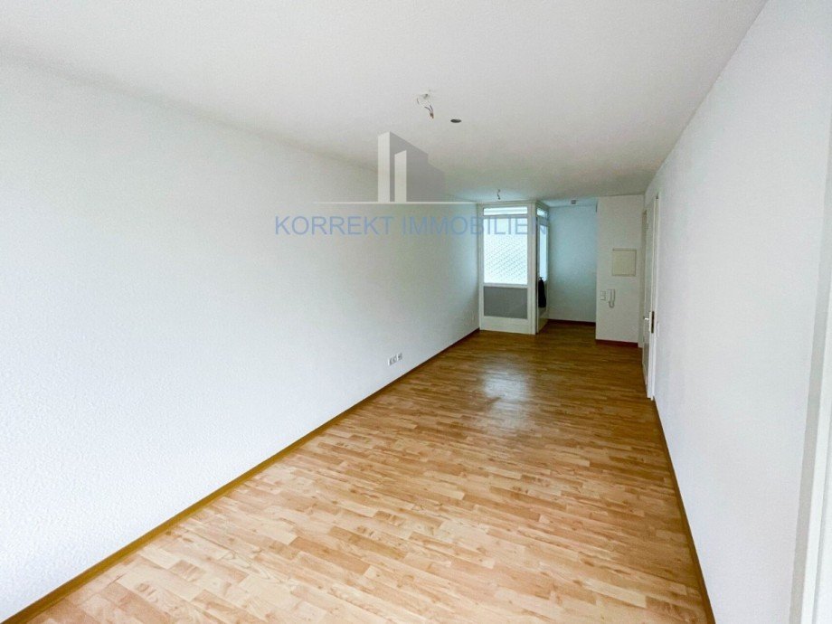 Wohnzimmer Richtung Flur Wohnung Bannewitz