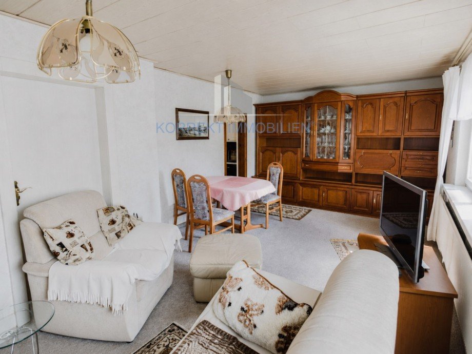 Wohnzimmer mit Esstisch Doppelhaush�lfte Coswig