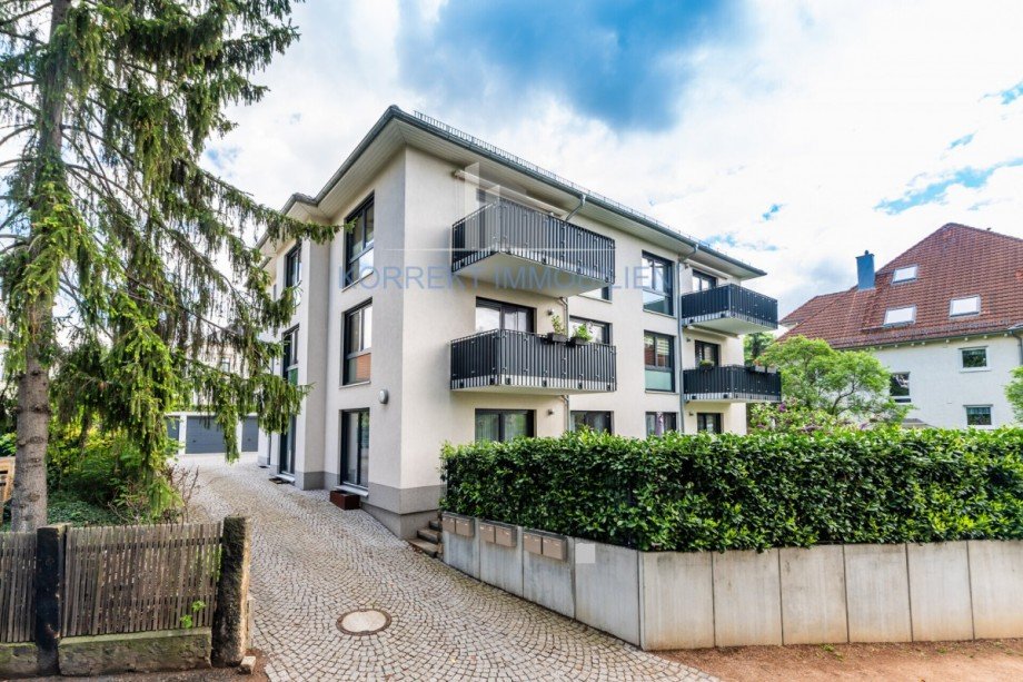 Stra�enansicht Erdgeschosswohnung Radebeul
