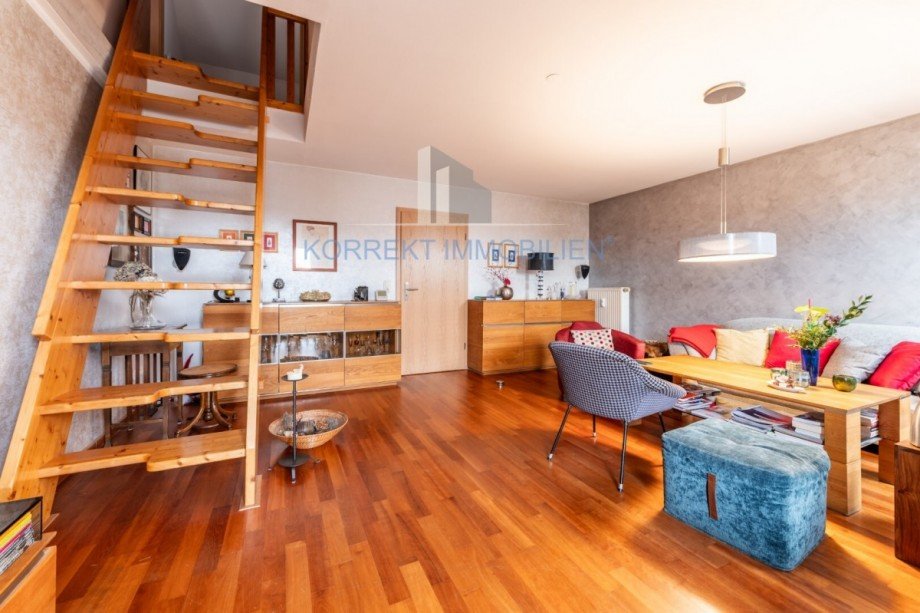 Wohnzimmer mit Treppe Maisonettewohnung Weinb�hla