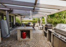 gem�tliche Terrasse Exklusives Architektenhaus mit ausgebautem Wohnnebengeb�ude auf 4.341 m� Traumgrundst�ck in Radebeul | W�rmepumpe | 2 Kamine | Carport |moderne Ausstattung