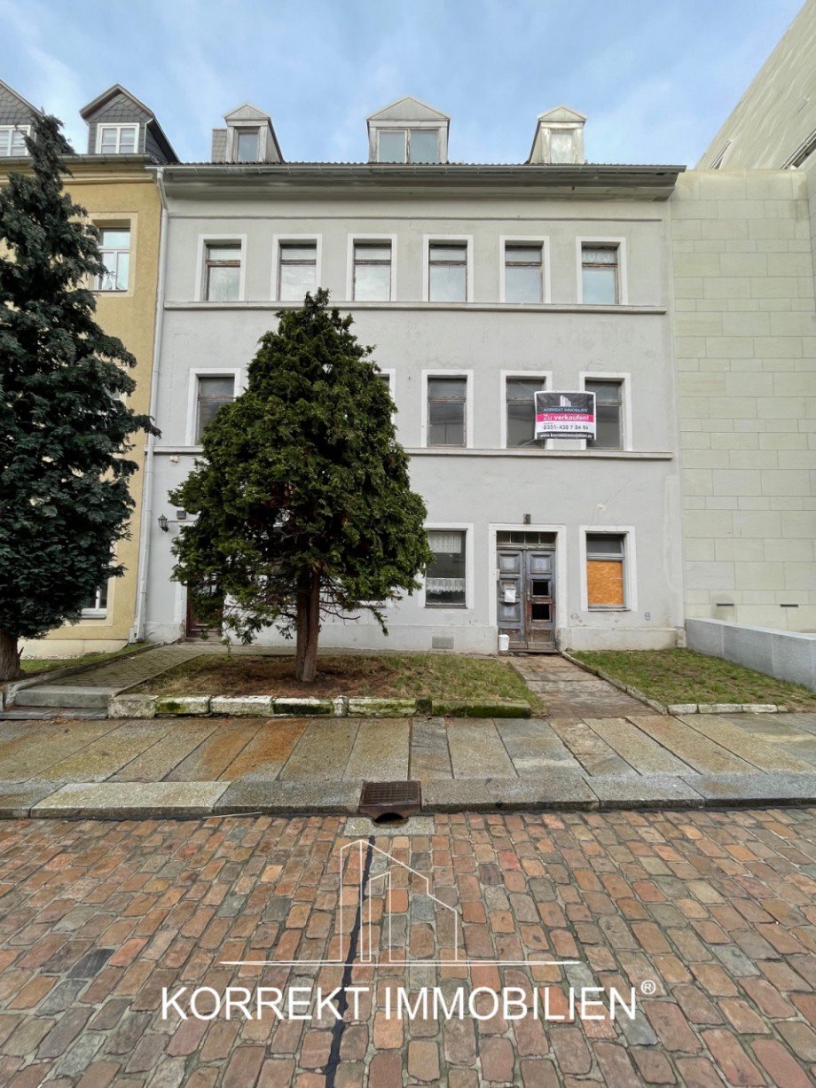 Stra�enansicht Mehrfamilienhaus Freiberg