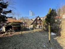 Gartenansicht mit Blick auf das Haus Fachwerkhaus in Hohnstein (S�chs. Schweiz) - Denkmal zum Sanieren in herrlicher Ortslage - Wohnhaus/ Ferienhaus/ etc.