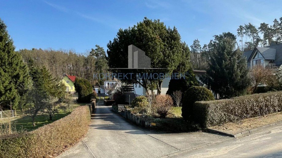 Blick auf das Grundst�ck und den Weg Einfamilienhaus Gro�kmehlen