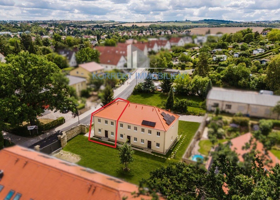 Luftbildaufnahme mit Hauseing�ngen Haus A Reihenhaus Dresden