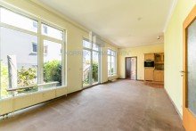 gro�es Wohnzimmer mit Terrasse Ideal f�r Eigennutzer oder Kapitalanleger: Attraktive 3-Raum-Wohnung mit gro�z�giger Terrasse in Dresden-Trachau