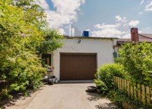 Garage im Norden Exklusives Architektenhaus mit ausgebautem Wohnnebengeb�ude auf 4.341 m� Traumgrundst�ck in Radebeul | W�rmepumpe | 2 Kamine | Carport |moderne Ausstattung
