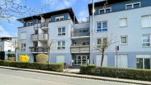 Blick auf den Eingang Ideal f�r Eigennutzer oder Kapitalanleger: Attraktive 3-Raum-Wohnung mit gro�z�giger Terrasse in Dresden-Trachau